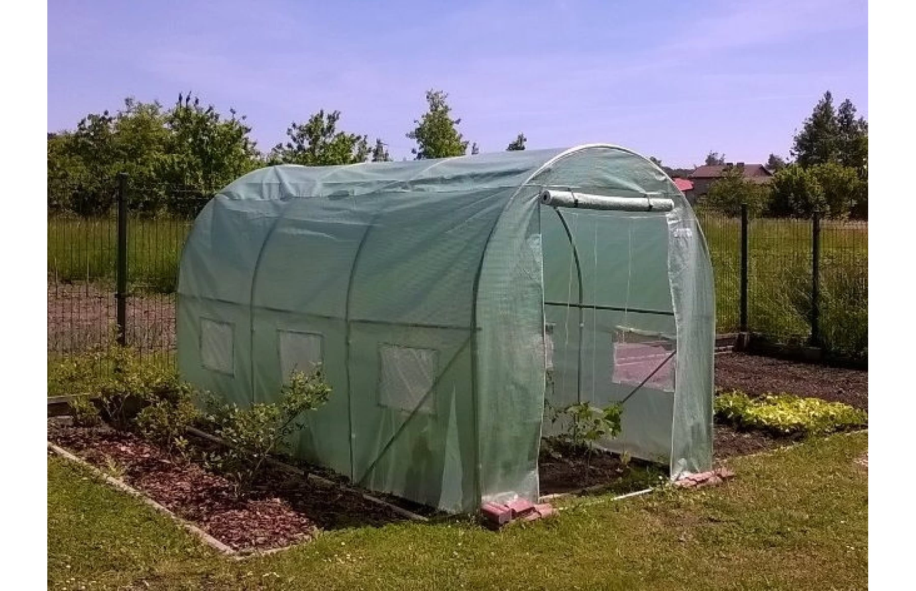 Sera / Solar gradina 4x2.5x2m, din HDPE, cadru metalic Ø25x0.7mm, cu 5 bare transversale, 6 ferestre 